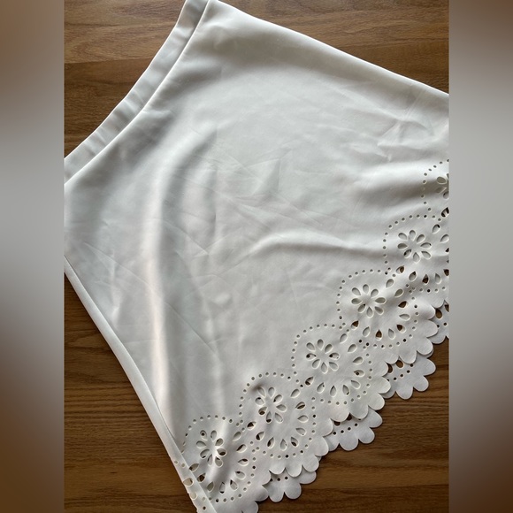 Spense white skirt - Picture 1 of 4
